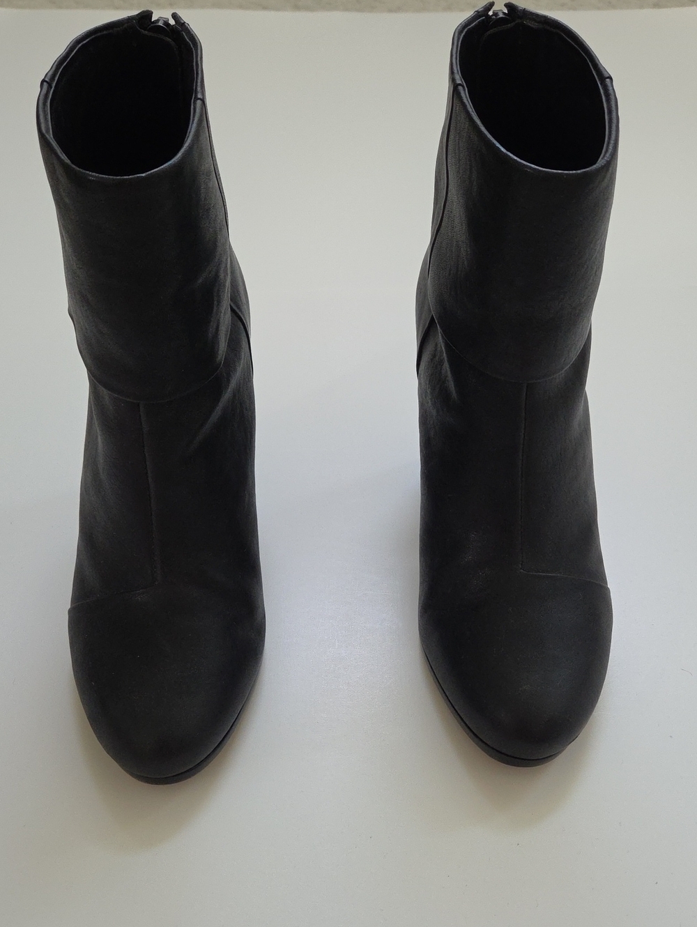 Rag & Bone Women's Black Ankle Boots - Sleek Classic Style